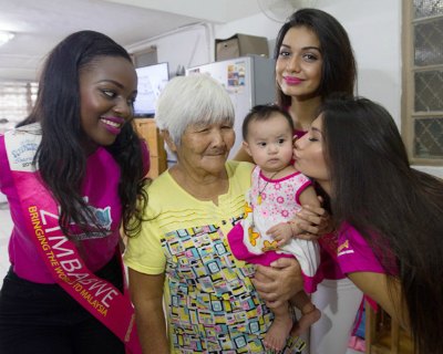 Miss Tourism International 2016 Contestants visit Ti-Ratana society