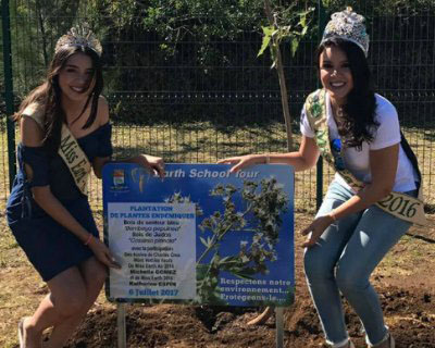 Katherine Espin and Michelle Gomez touring Reunion Island