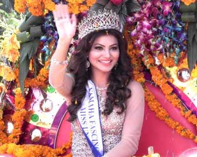 Urvashi Rautela Miss Universe India 2015 Homecoming