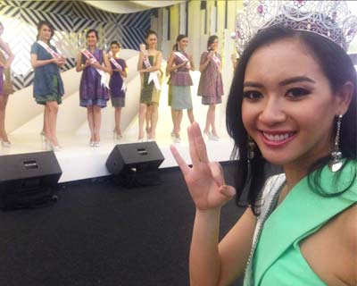 Puteri Indonesia 2015 contestants at Fashion Show