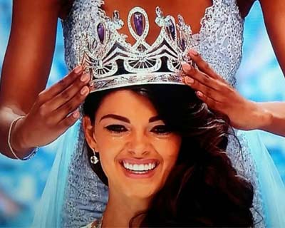 Demi-Leigh Nel-Peters crowned as Miss South Africa 2017