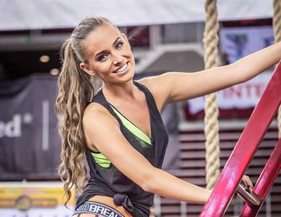 Sydney Van Den Bosch Miss Earth Hungary 2014