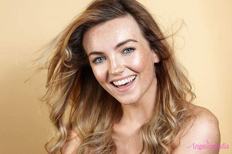 Miss Universe Ireland 2018 finalist Niamh Frain