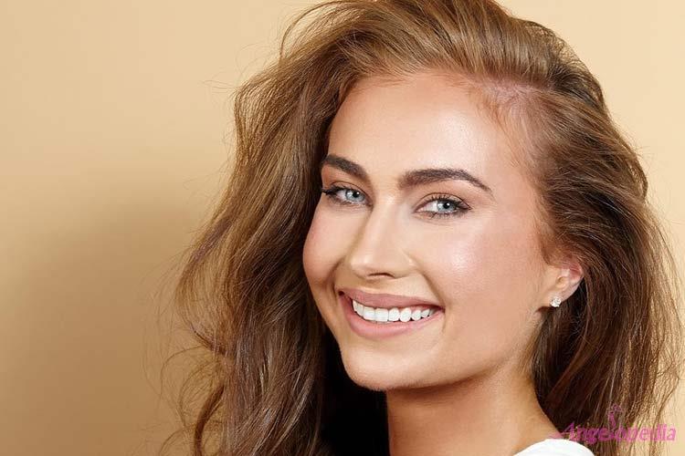 Miss Universe Ireland 2018 finalist Michaela Ohara