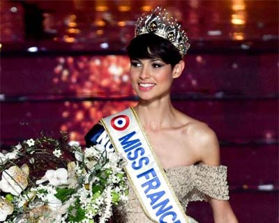 Eve Gilles of Nord-Pas-de-Calais crowned Miss France 2024