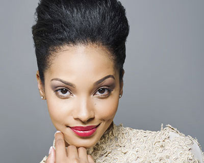 Liesl Laurie crowned Miss South Africa 2015