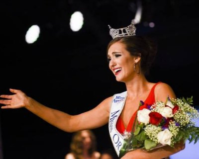 Alexis Mather crowned as Miss Oregon 2016 for Miss America 2017