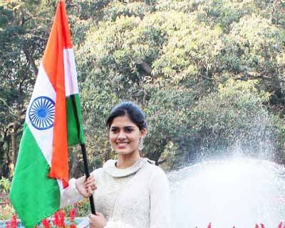 Asha Bhat Miss Supranational 2014 promotes Clean India Mission!