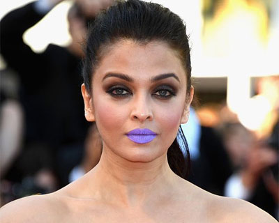 Aishwarya Rai looked flawless but it was her mauve lips that got
