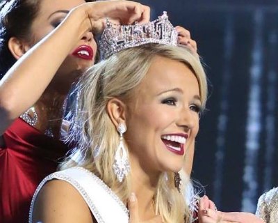 Savvy Shields from Arkansas crowned as Miss America 2017