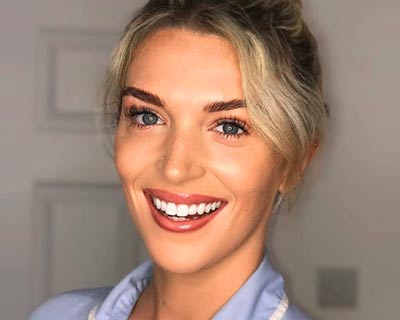 Miss Universe Ireland 2018 Grainne Gallanagh returns to nursing to help amidst corona outbreak