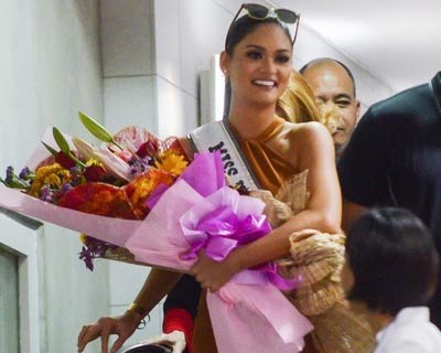 The Queen is back! Miss Universe 2015 Pia Wurtzbach returns to Philippines