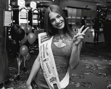 Bianca Kronsteiner crowned as Miss Earth Austria 2017