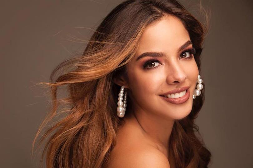 8DQ48U5X17Lucia-Main.jpg