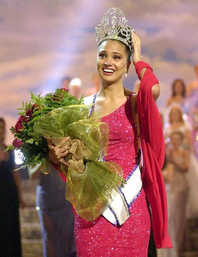 Miss Universe 2000 Lara Dutta