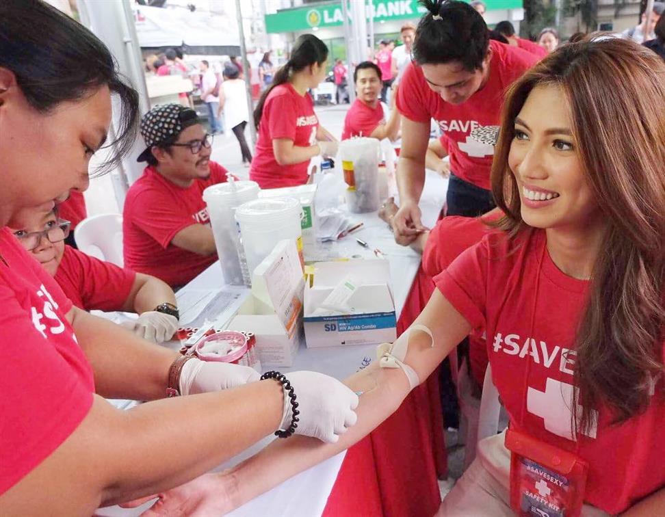Nicole Cordoves spreads AIDS awareness on World AIDS Awareness Day