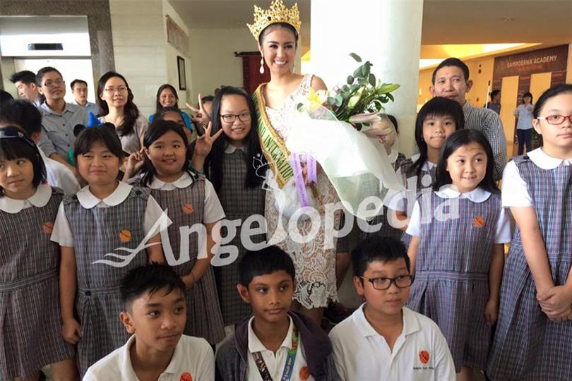 Ariska Putri delighted to meet children at orphanage and school