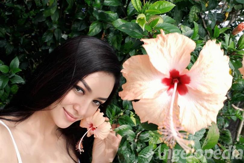 Kylie Verzosa travels to Singapore to fulfil her Miss International 2016 duties