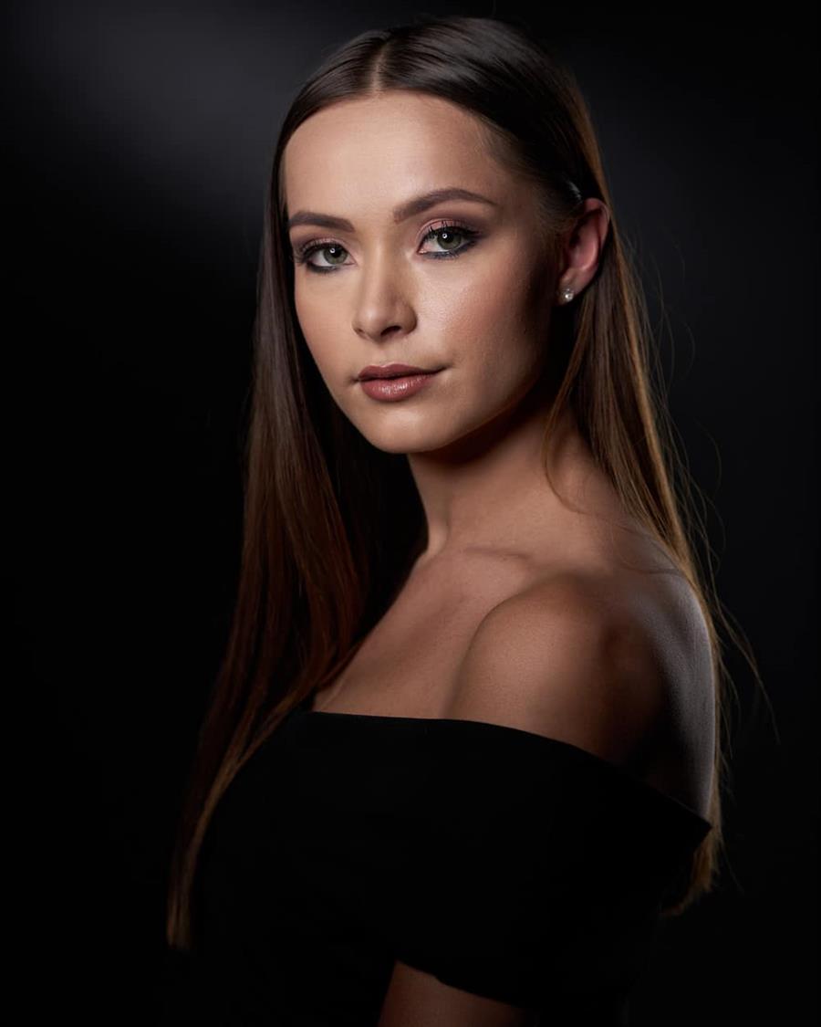 Miss Earth Netherlands 2018 finalist Julya de Goede