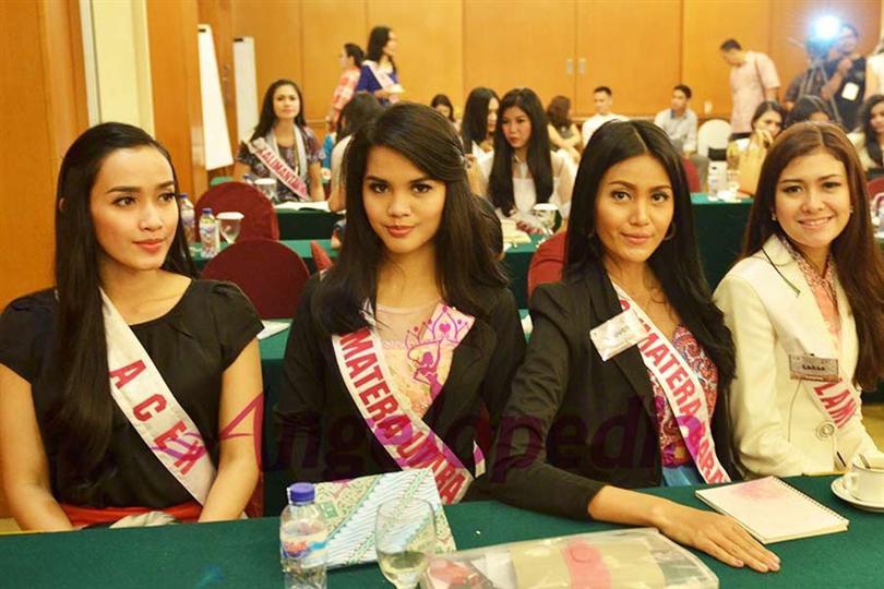 Puteri Indonesia 2015 contestants at Public Speaking class