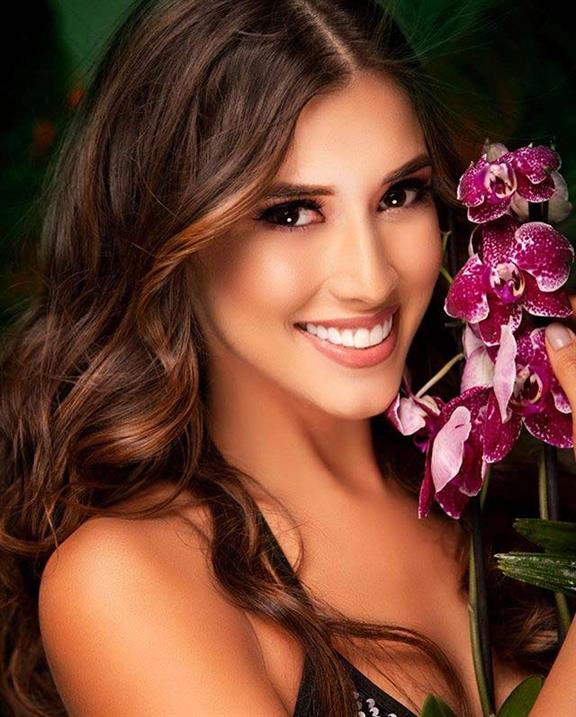 Reina Hispanoamericana 2019 Official Headshot Hot Picks